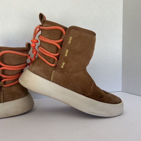 UGG - Classic Boom Ankle Boot Women’s size 6, Preppy Cozy - Picture 5 of 8